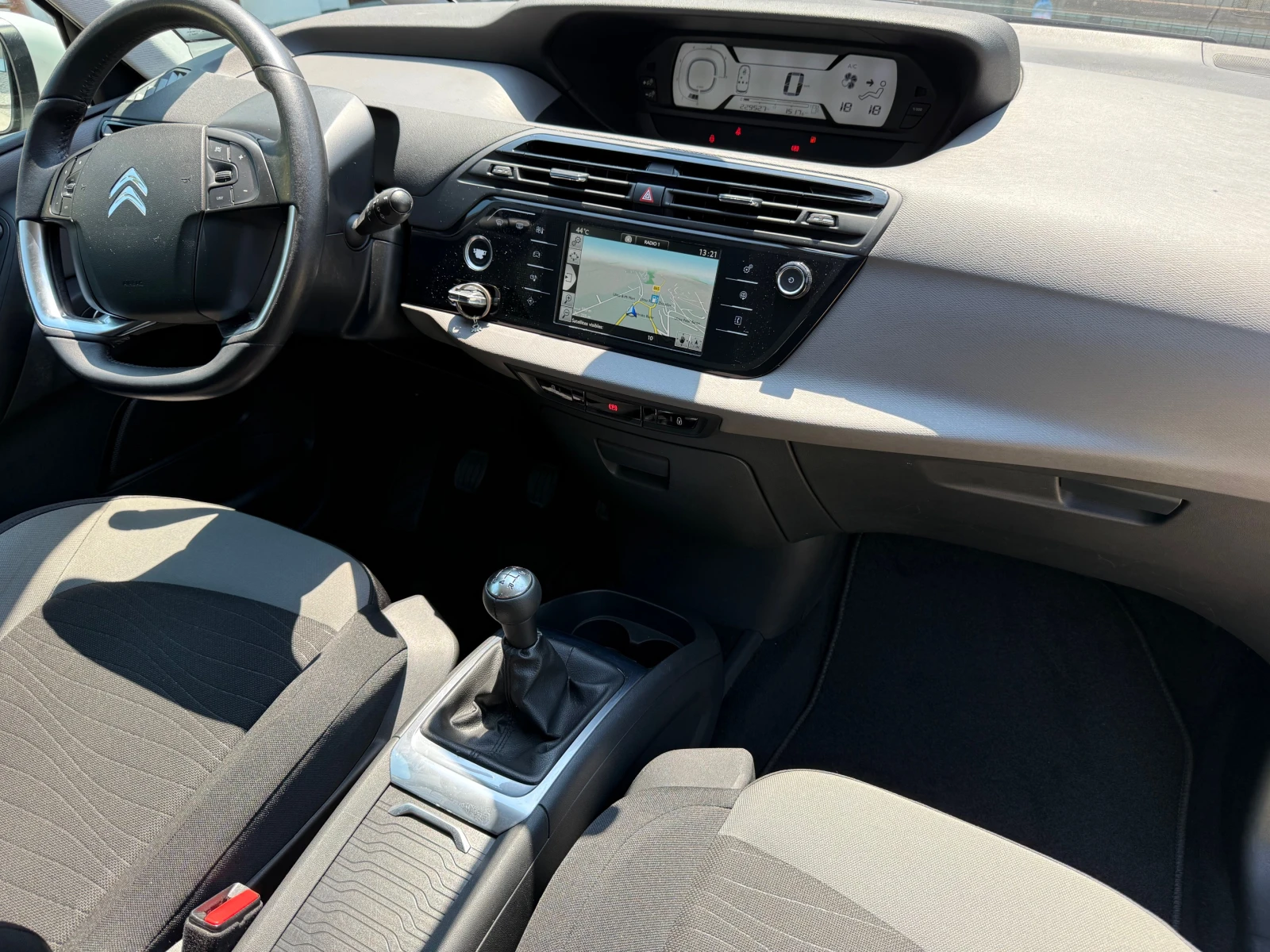 Citroen C4 Picasso 1.6HDI - изображение 10