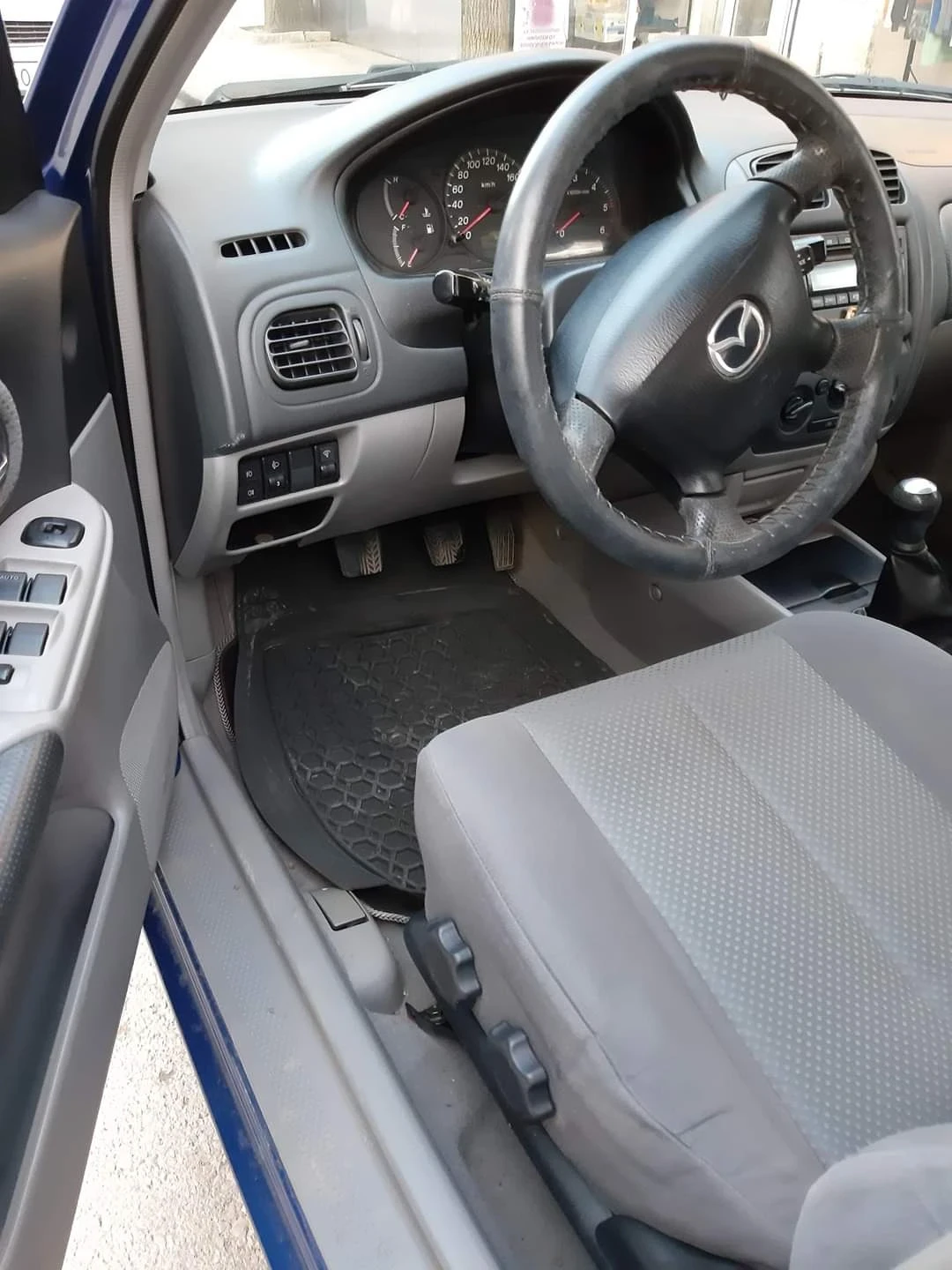 Mazda 323  - изображение 9