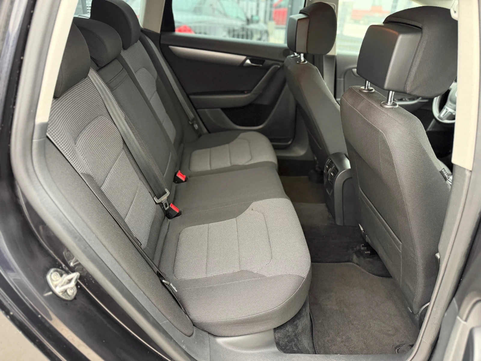 VW Passat 2.0TDI* 140.* 2013*  * 211.000*  | Mobile.bg   14