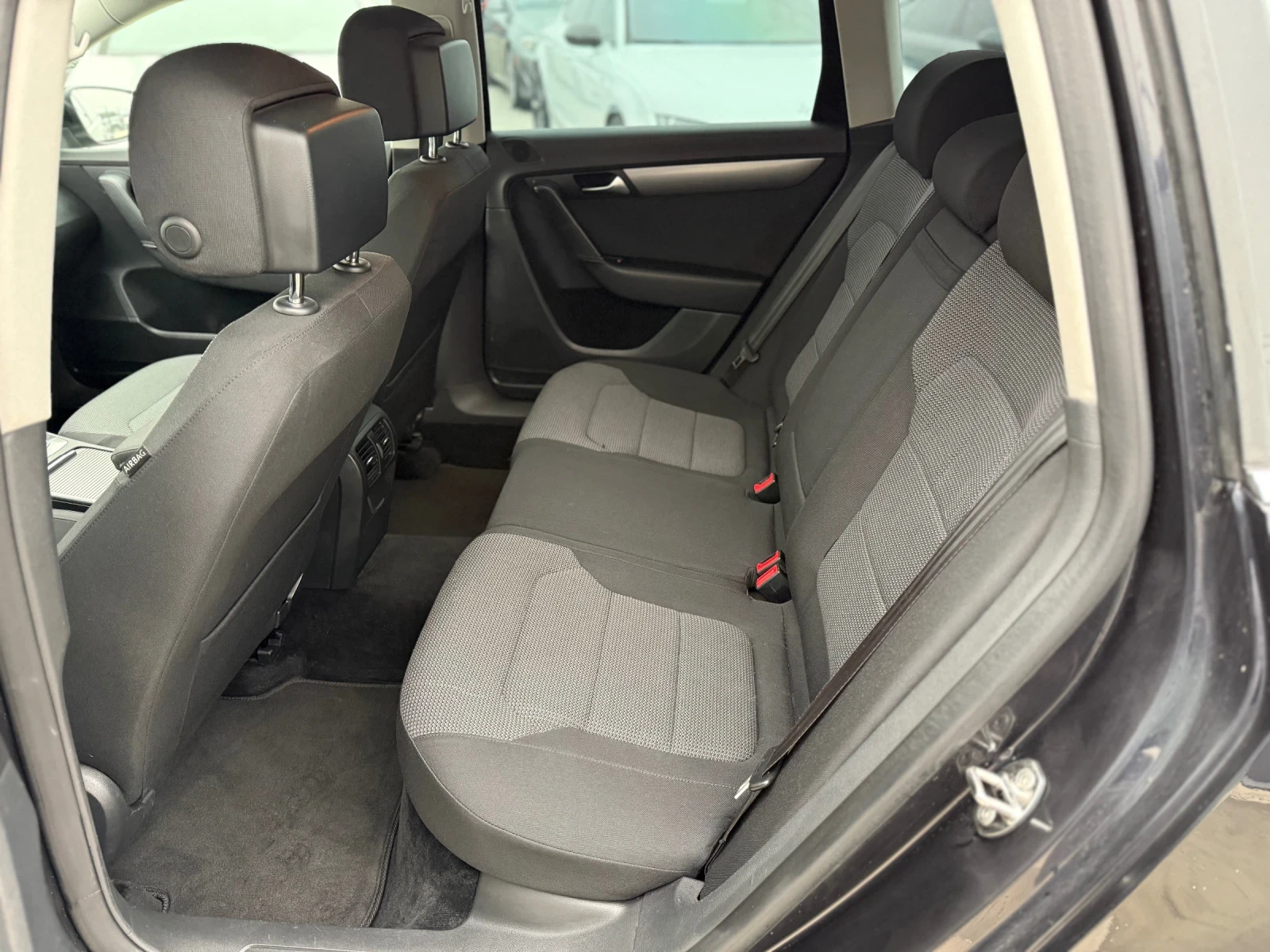 VW Passat 2.0TDI* 140.* 2013*  * 211.000*  | Mobile.bg   13