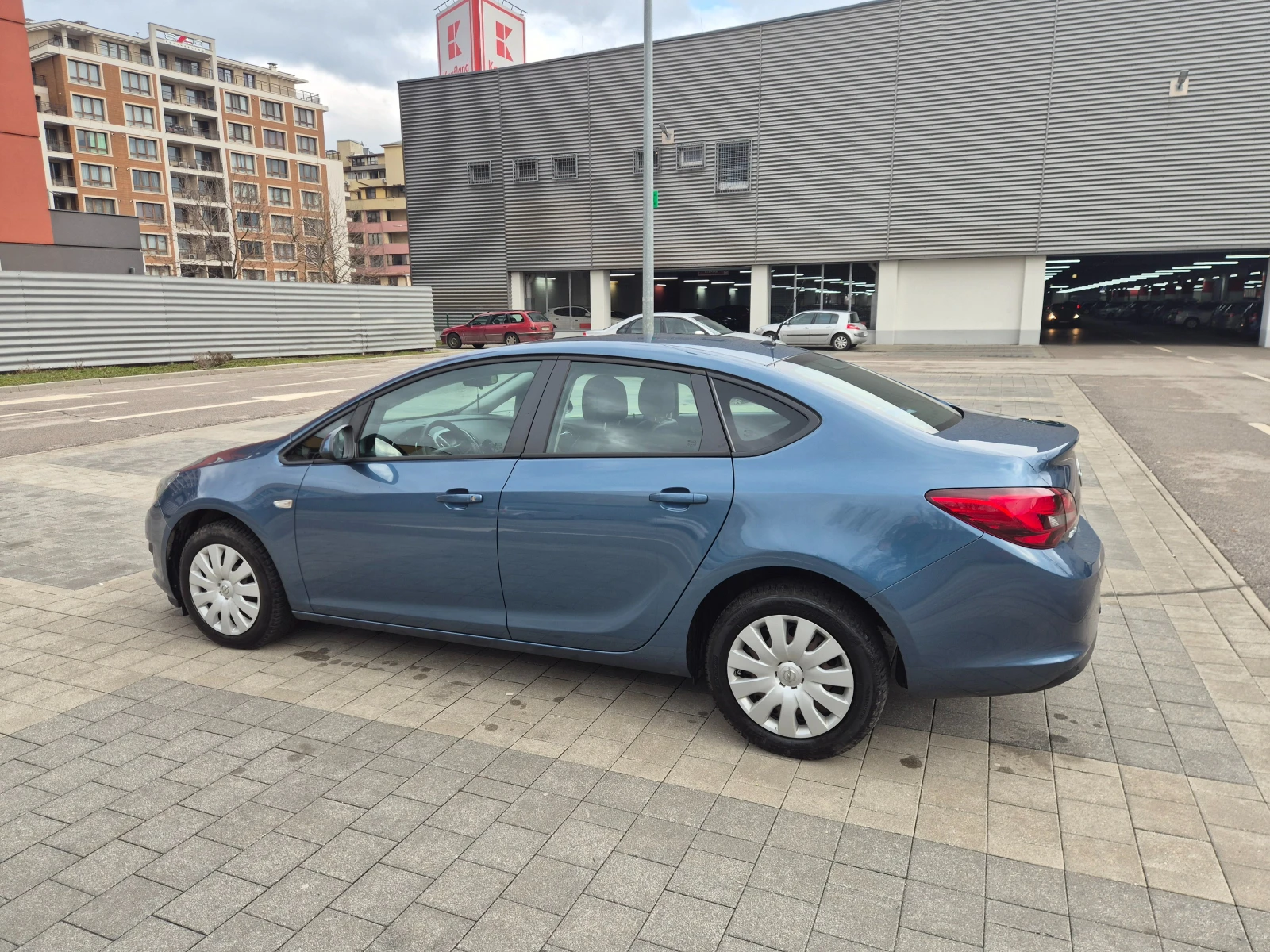 Opel Astra J 1.6 - изображение 3