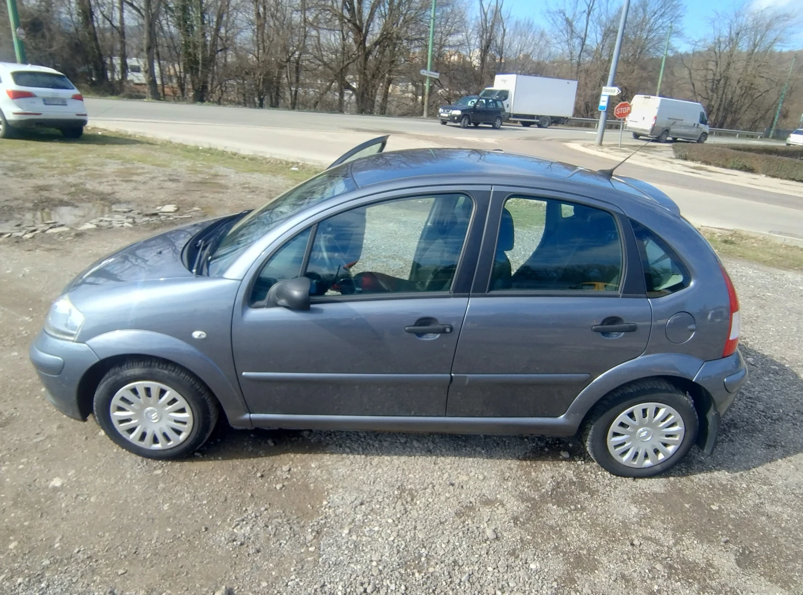 Citroen C3 1.2i Супер състояние!, снимка 3 - Автомобили и джипове - 53717616