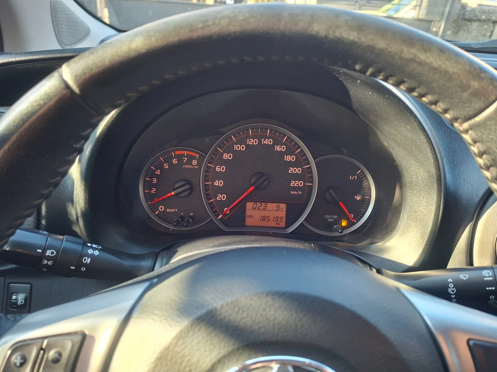 Toyota Yaris 1.0 69кс НАВИ, КАМЕРА, снимка 6 - Автомобили и джипове - 53739391