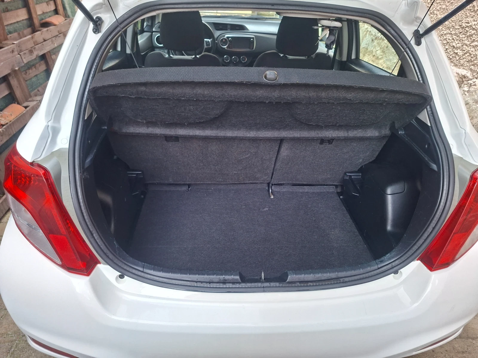 Toyota Yaris 1.0 69кс НАВИ, КАМЕРА, снимка 10 - Автомобили и джипове - 53739391