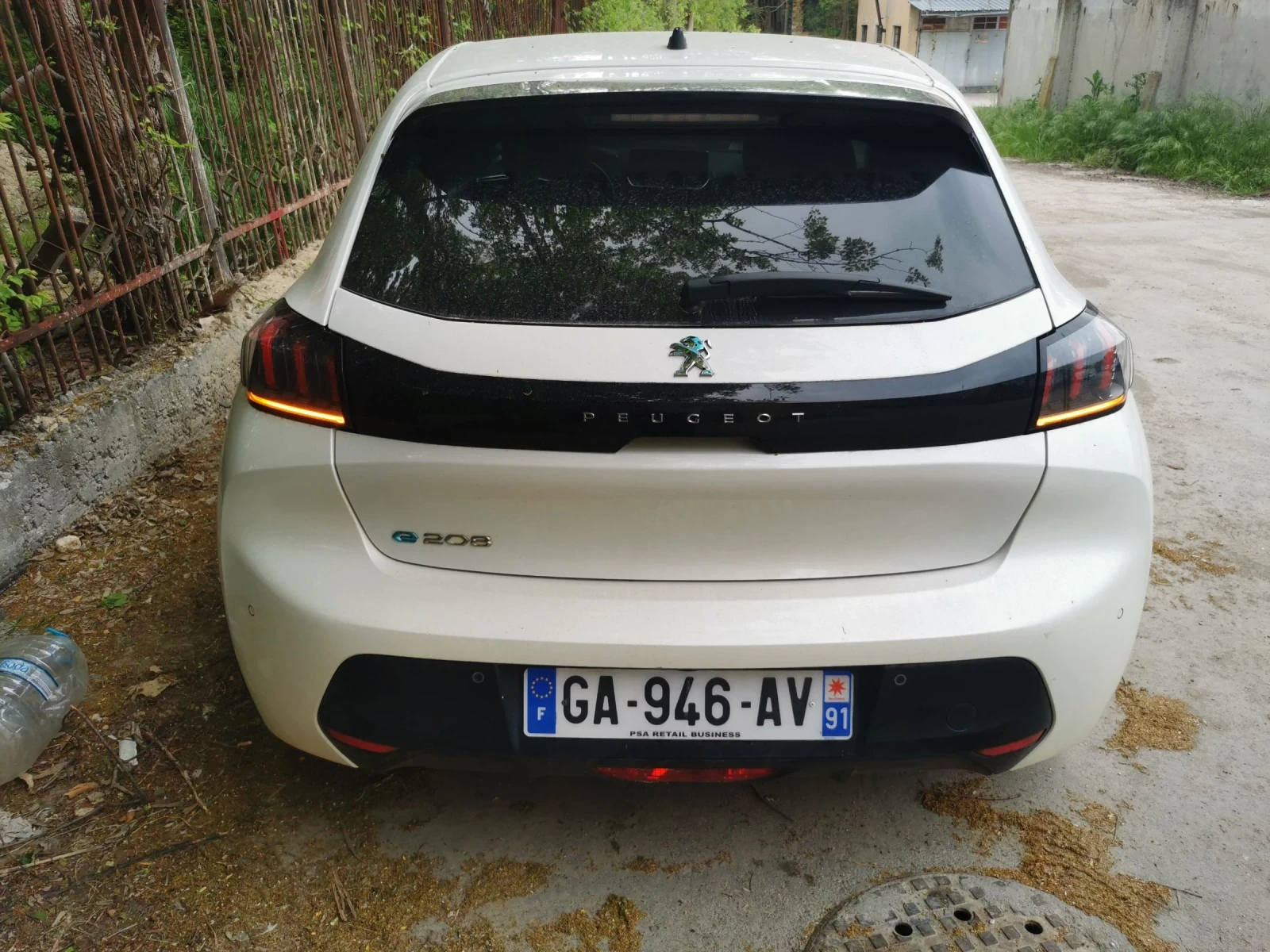 Peugeot 208 Allure e-208, 45000км, снимка 3 - Автомобили и джипове - 54490470