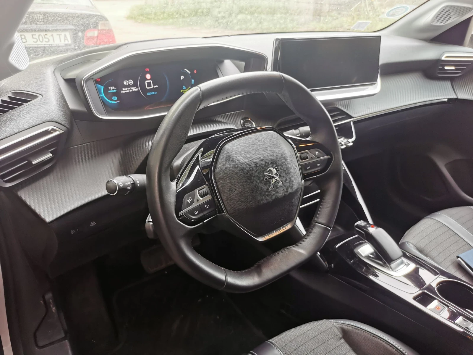 Peugeot 208 Allure e-208, 45000км, снимка 5 - Автомобили и джипове - 54490470