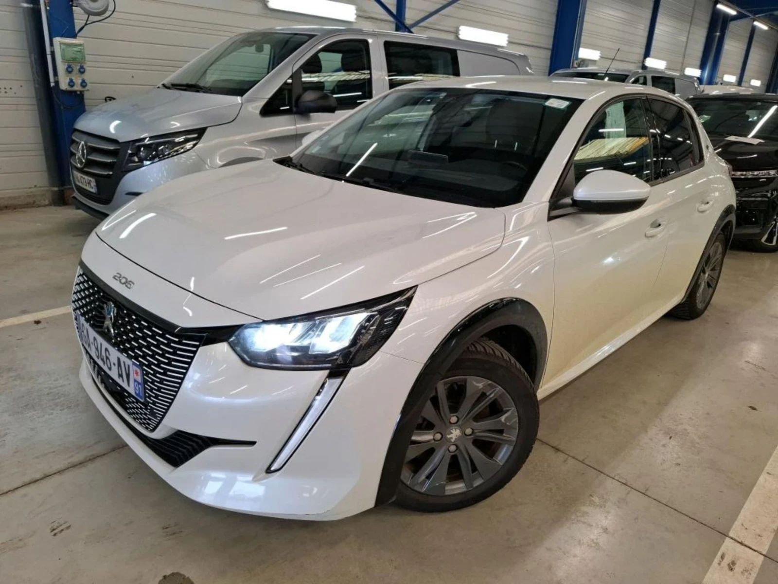 Peugeot 208 Allure e-208, 45000км, снимка 10 - Автомобили и джипове - 54490470