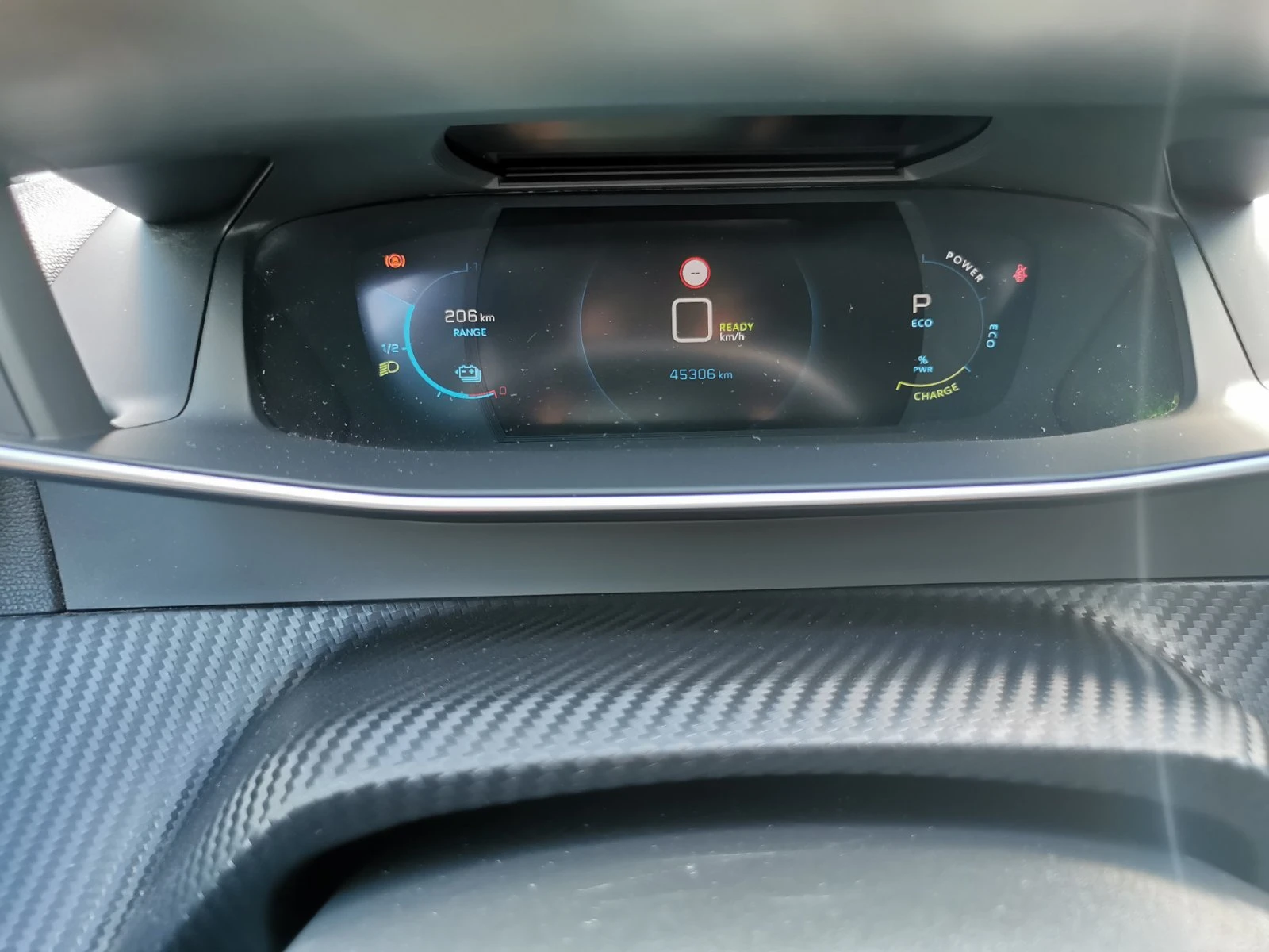 Peugeot 208 Allure e-208, 45000км, снимка 11 - Автомобили и джипове - 54490470