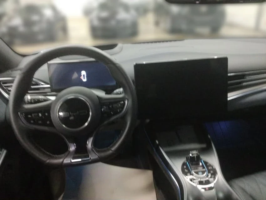 BYD Seal  530кс Excellence, снимка 13 - Автомобили и джипове - 54566139