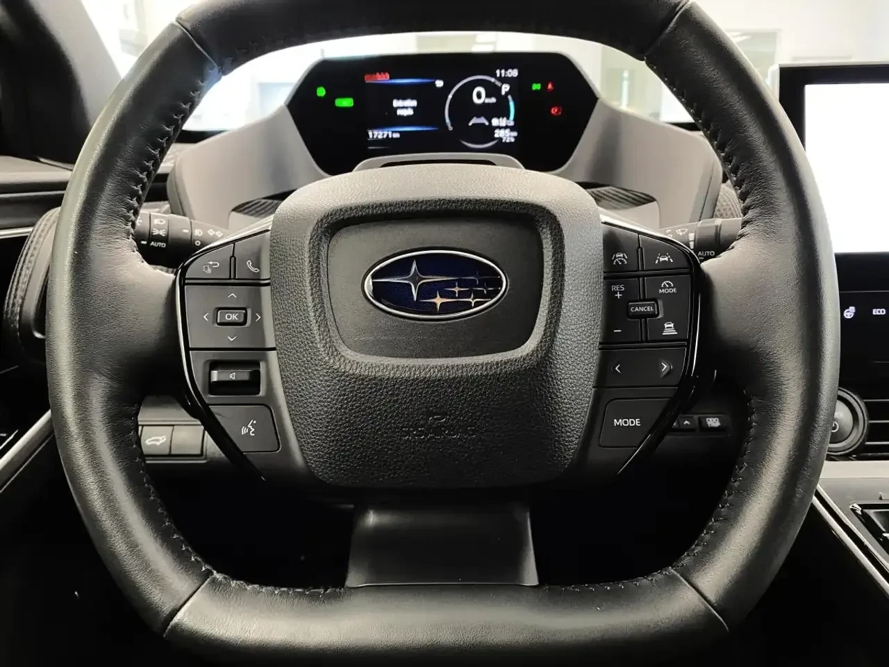 Subaru Solterra LIMITED/AWD/360/КОЖА/ДИСТРОНИК/ПОДГРЕВИ, снимка 9 - Автомобили и джипове - 56283356