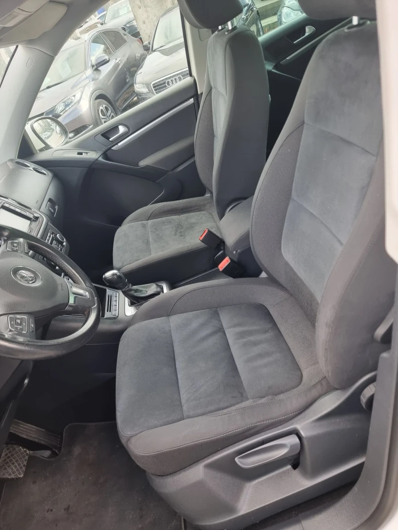 VW Tiguan 2.0TDI, снимка 11 - Автомобили и джипове - 48269656