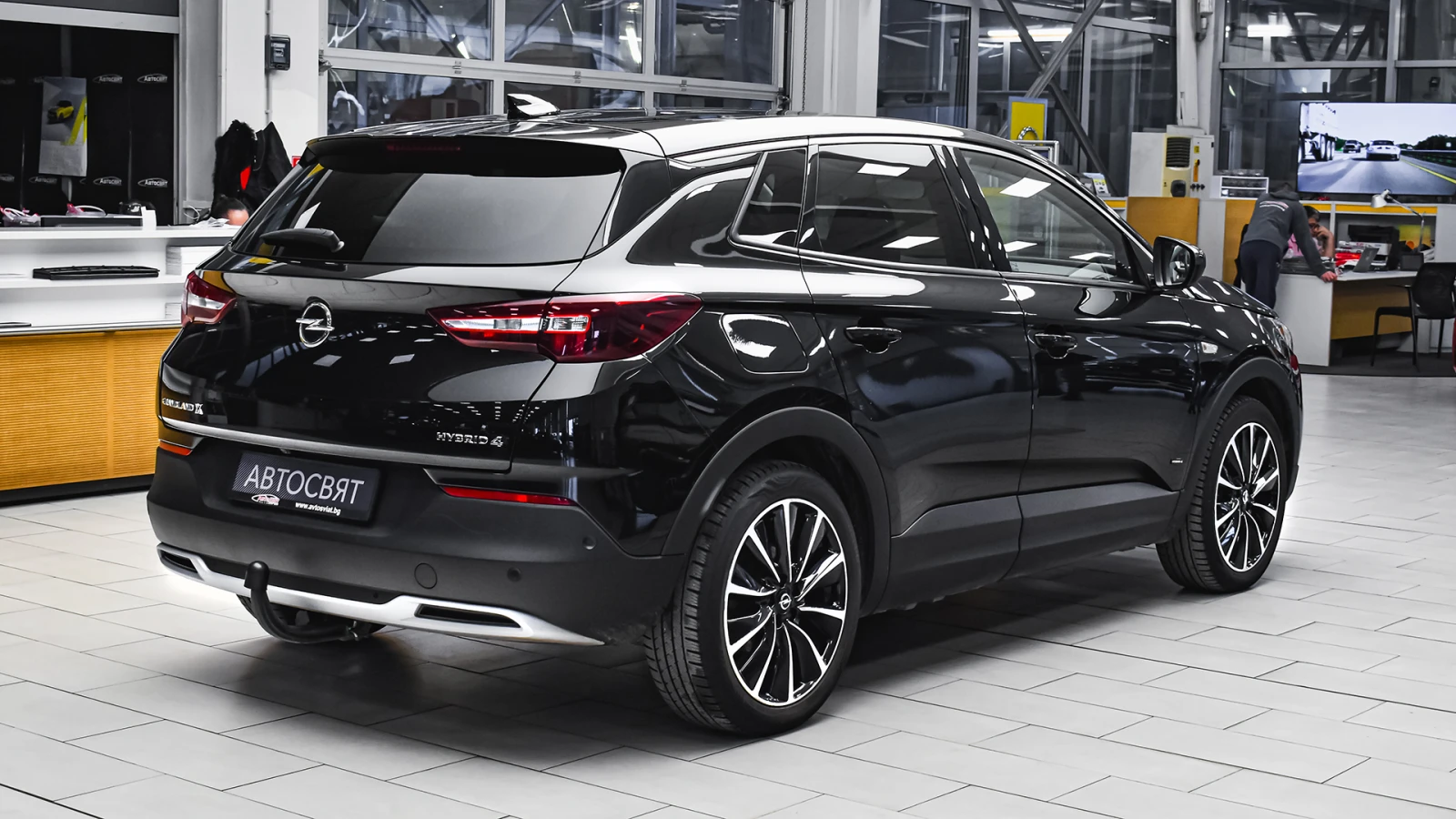 Opel Grandland X 1.6 Turbo Innovation Plug-in Hybrid4 4x4 Automatic - изображение 6