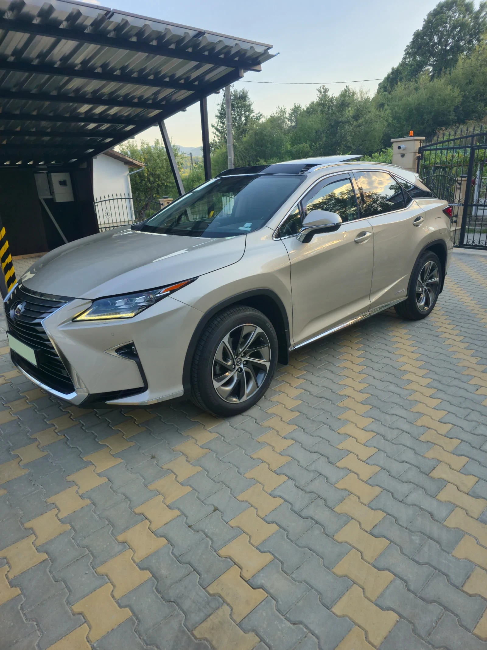 Lexus RX 450h AWD Luxury - изображение 2