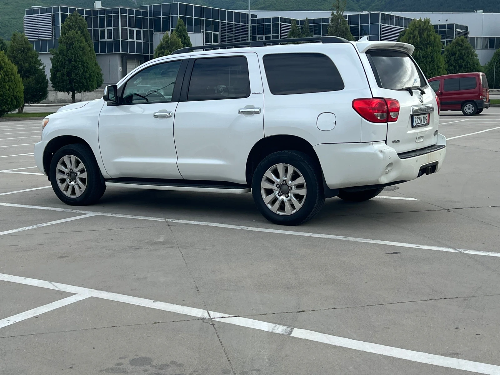 Toyota Sequoia 5.7 Platinum - изображение 2