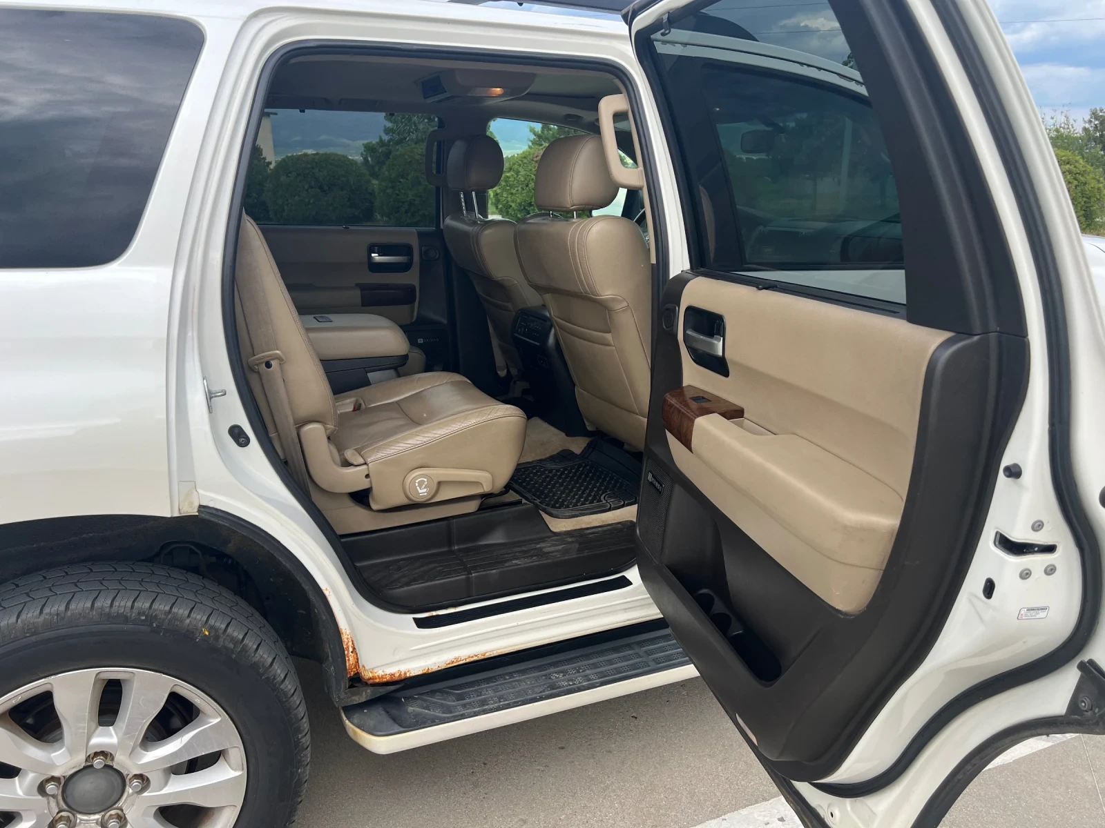 Toyota Sequoia 5.7 Platinum - изображение 10