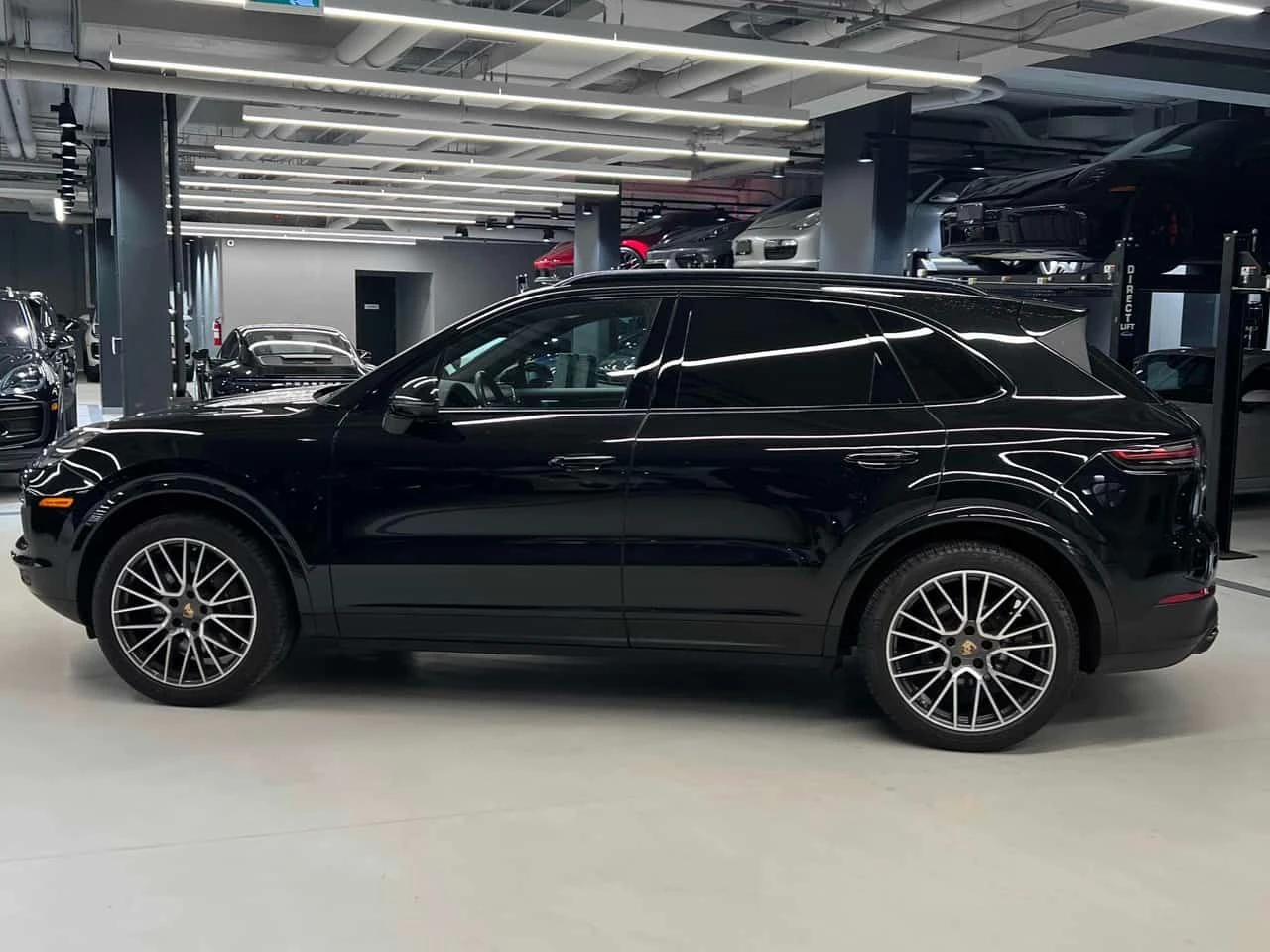 Porsche Cayenne * БЕЗ ЗАБЕЛЕЖКИ* ОБДУХВАНЕ* 360КАМЕРИ* BOSE*  - изображение 2