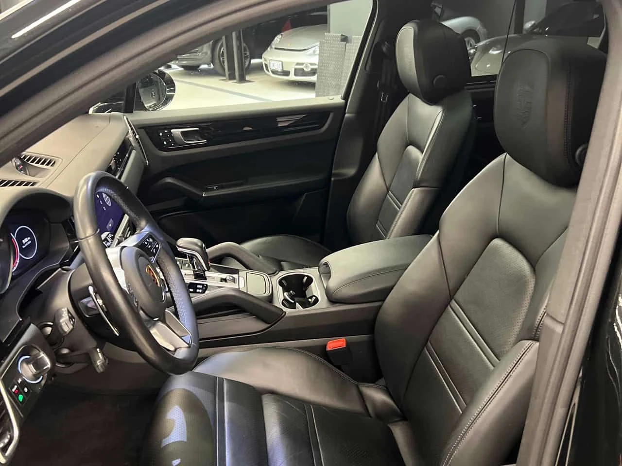 Porsche Cayenne * БЕЗ ЗАБЕЛЕЖКИ* ОБДУХВАНЕ* 360КАМЕРИ* BOSE*  - изображение 10