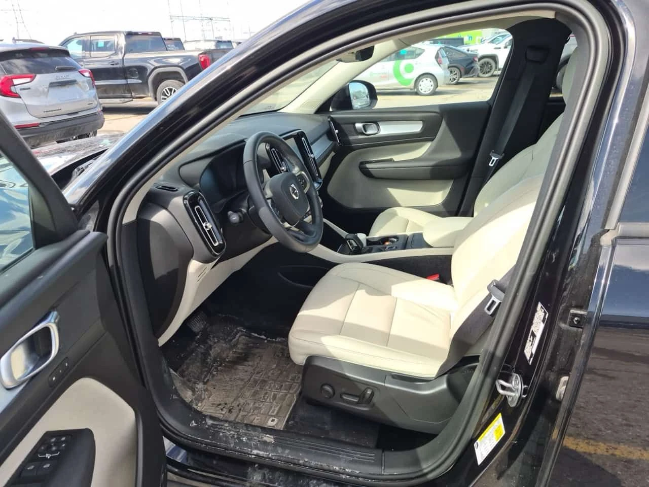 Volvo XC40 MOMENTUM| PANORAMA| 2 �����| CARFAX  | Mobile.bg � ����������� 9