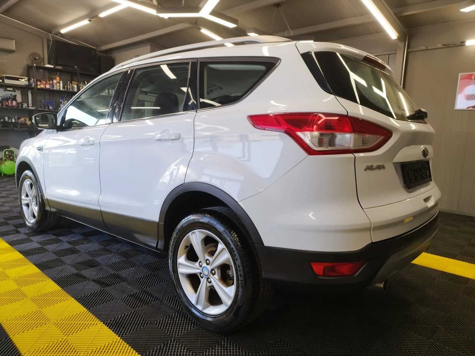 Ford Kuga 2.0 TDCI, снимка 4 - Автомобили и джипове - 54309693