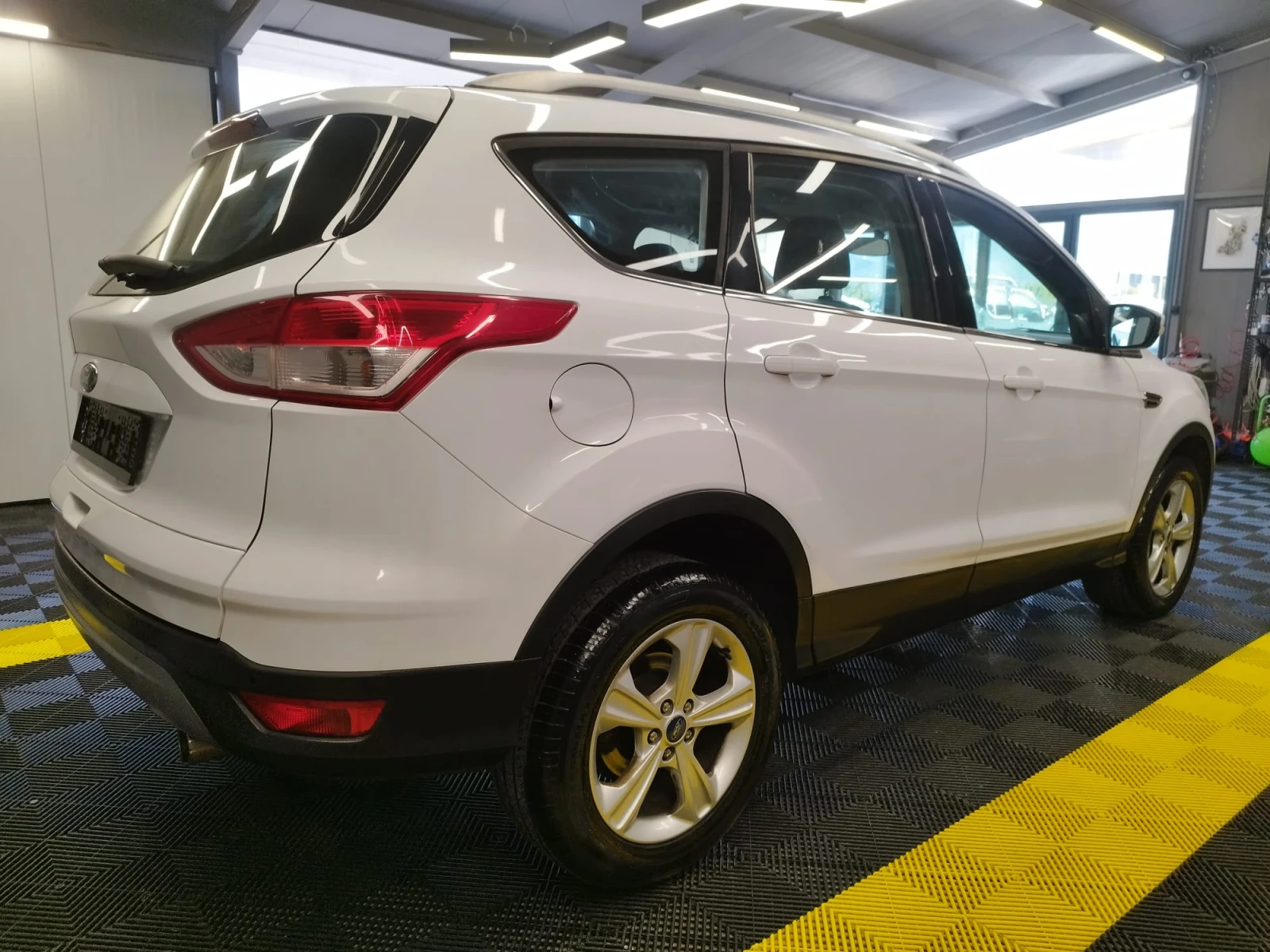 Ford Kuga 2.0 TDCI, снимка 5 - Автомобили и джипове - 54309693