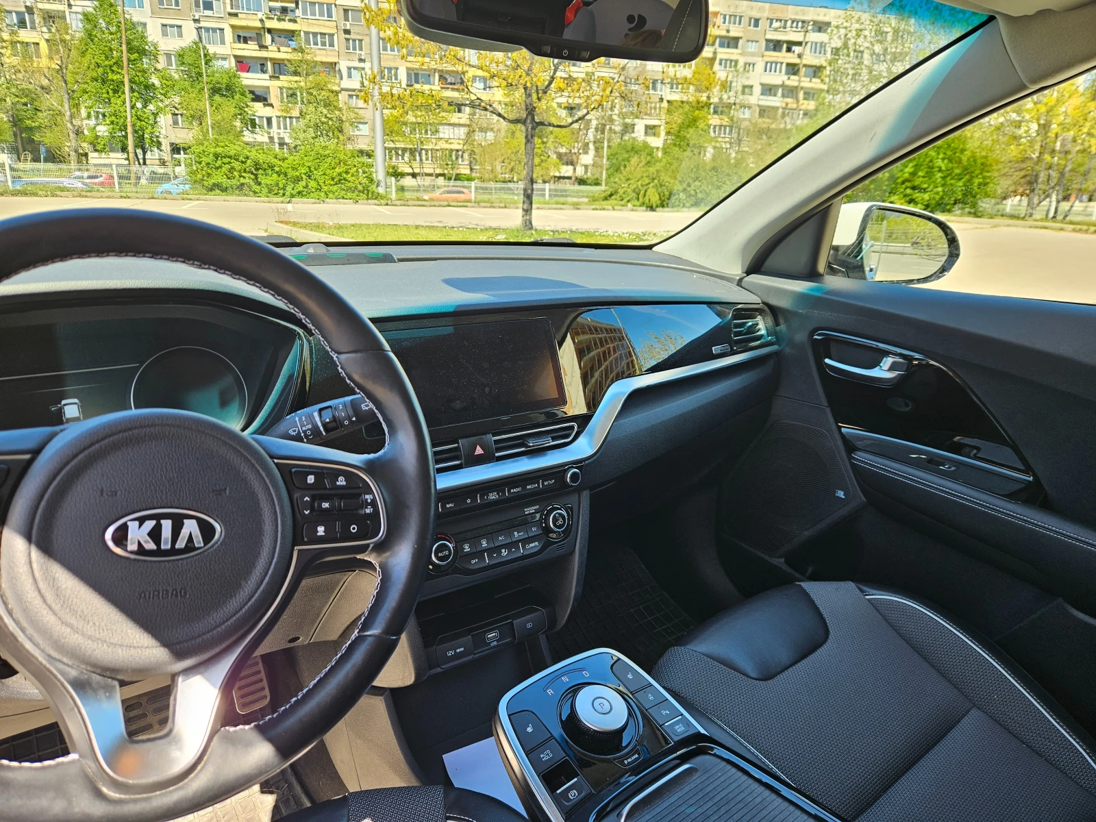 Kia Niro, снимка 5 - Автомобили и джипове - 54331926