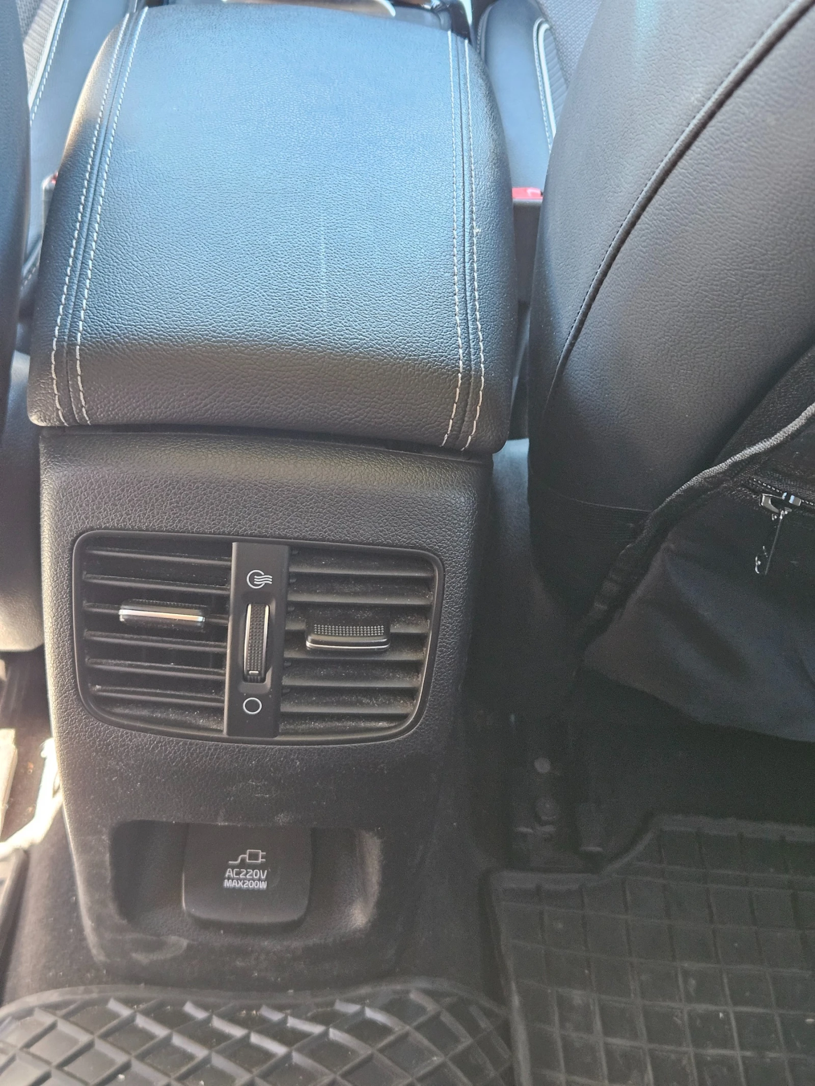 Kia Niro, снимка 6 - Автомобили и джипове - 54331926