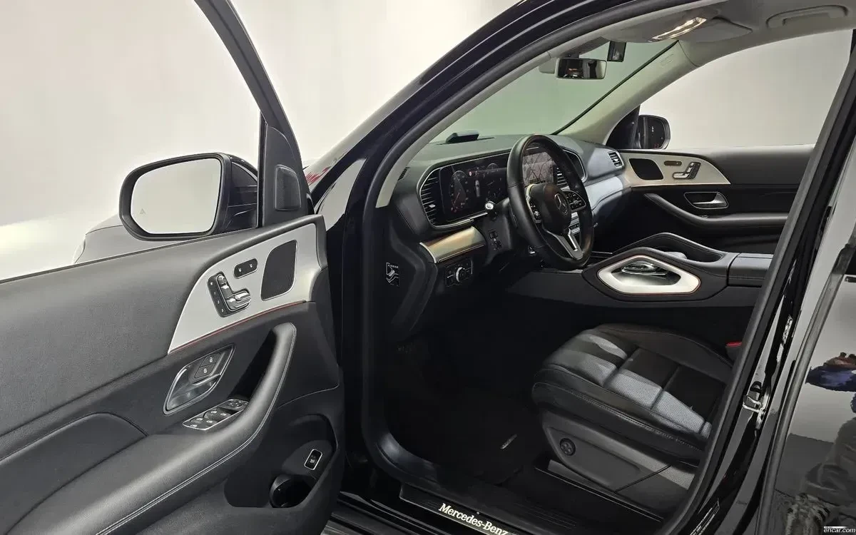 Mercedes-Benz GLE 300 4MATIC / ПОДГРЕВИ / AIRMATIC / ДИСТРОНИК, снимка 16 - Автомобили и джипове - 54756343