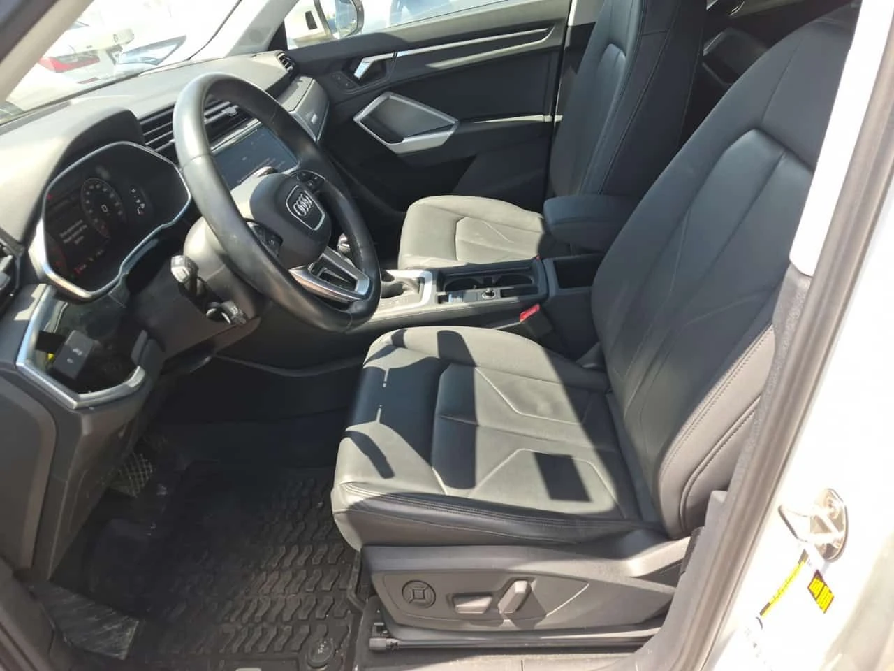 Audi Q3  TECHNIK| PANO| ПАМЕТ| ПОДГРЕВИ| 2 КЛЮЧА| , снимка 7 - Автомобили и джипове - 54763904
