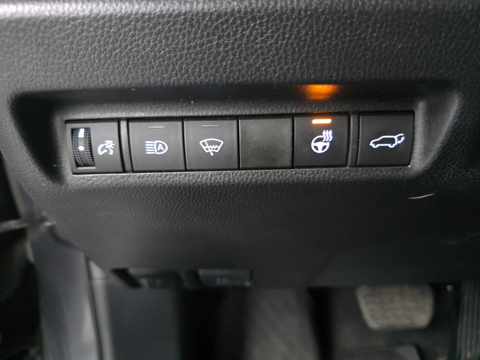 Toyota Rav4 XLE * AWD * АВТОКРЕДИТ БЕЗ ПЪРВОНАЧАЛНА ВНОСКА, снимка 11 - Автомобили и джипове - 54909036