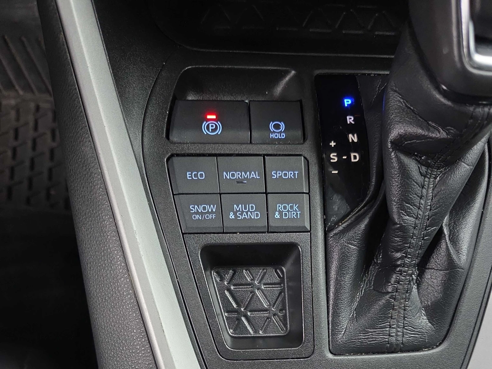 Toyota Rav4 XLE * AWD * АВТОКРЕДИТ БЕЗ ПЪРВОНАЧАЛНА ВНОСКА, снимка 10 - Автомобили и джипове - 54909036