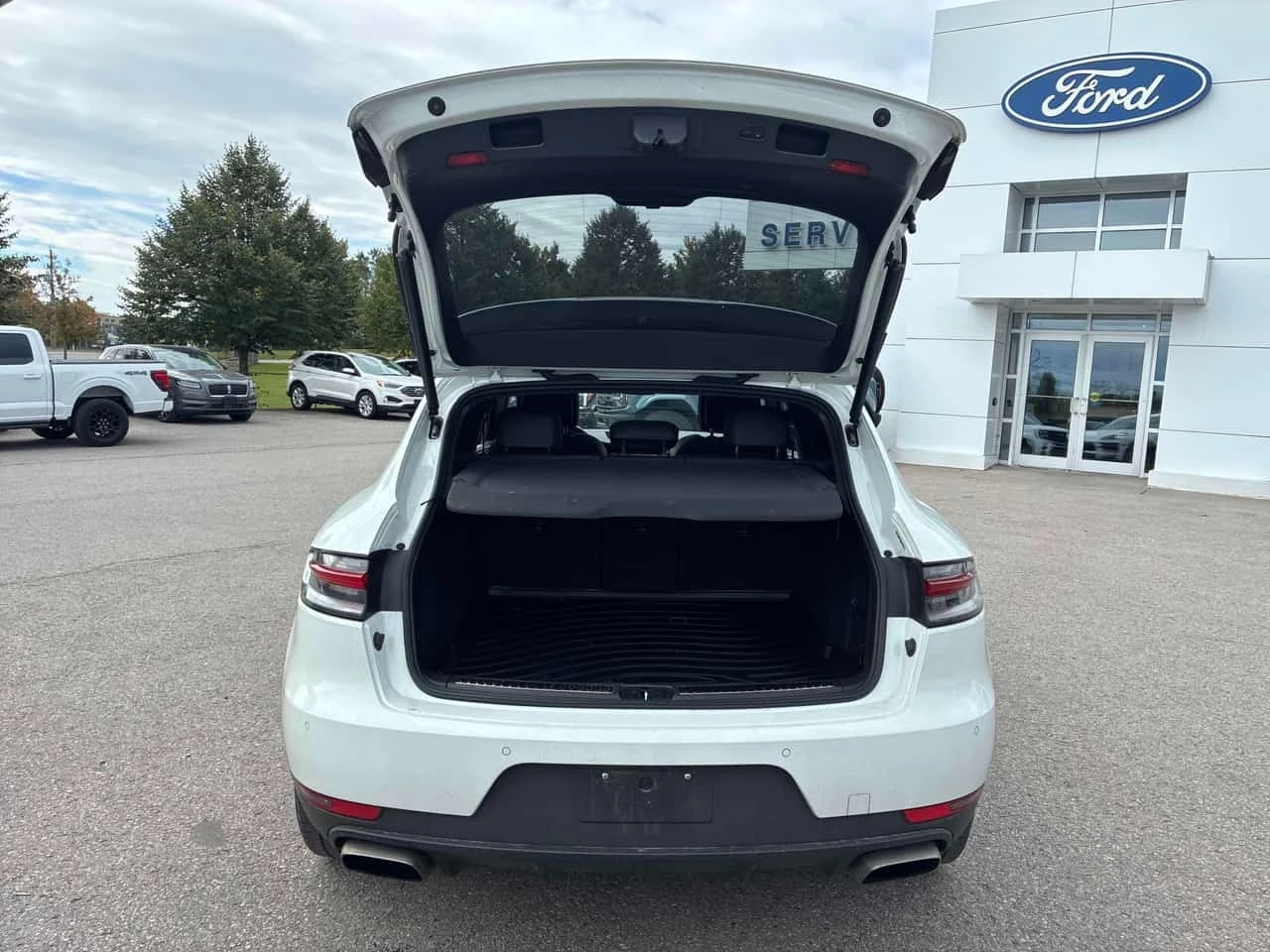 Porsche Macan * AWD * CARFAX * ОПЦИЯ ЗА ФИНАНСИРАНЕ * , снимка 15 - Автомобили и джипове - 56221635