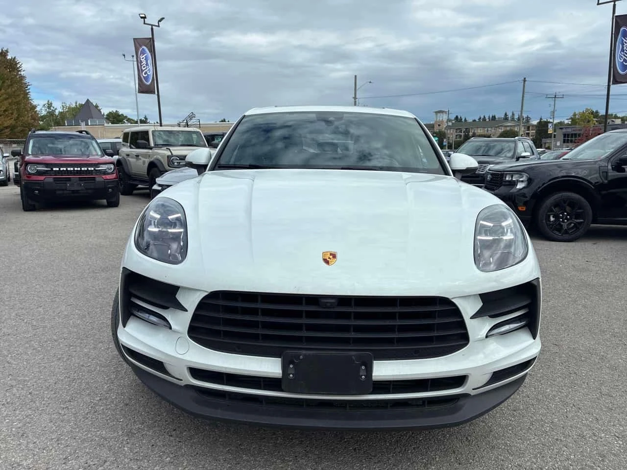 Porsche Macan * AWD * CARFAX * ОПЦИЯ ЗА ФИНАНСИРАНЕ * , снимка 6 - Автомобили и джипове - 56221635