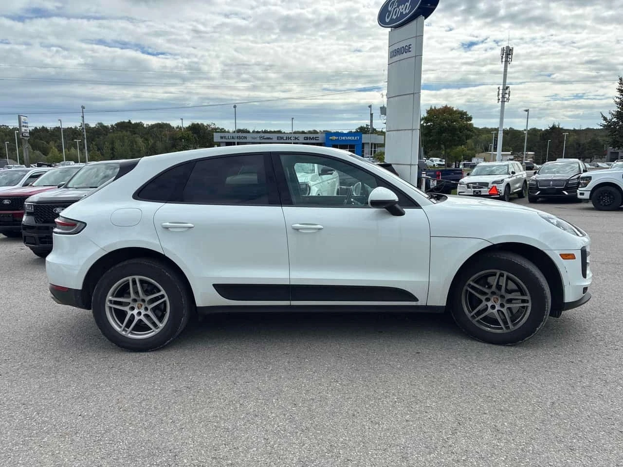 Porsche Macan * AWD * CARFAX * ОПЦИЯ ЗА ФИНАНСИРАНЕ * , снимка 3 - Автомобили и джипове - 56221635