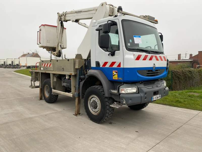 Renault Kerax вишка, снимка 3 - Камиони - 48820698