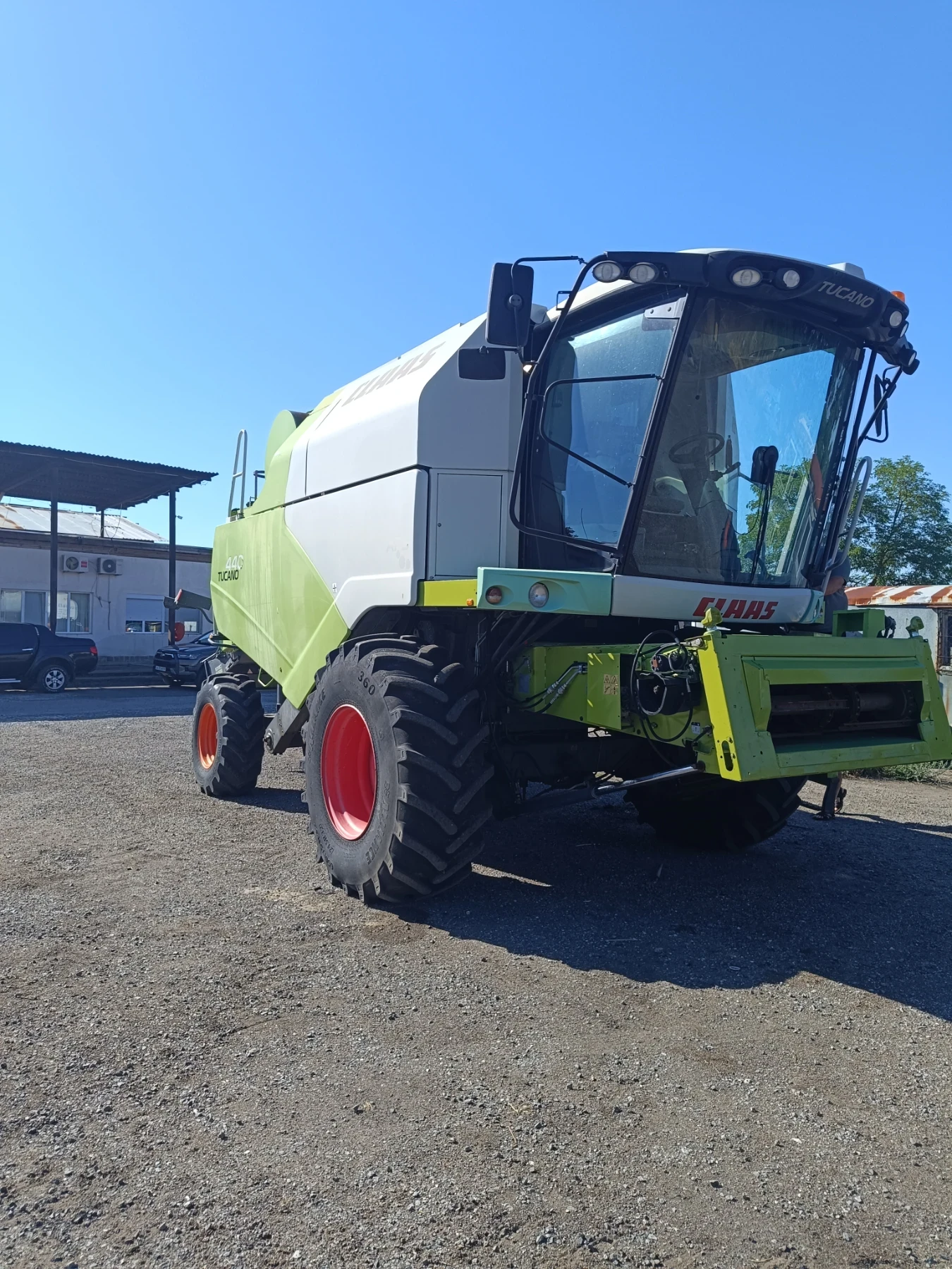 Комбайн Claas Tucano 440