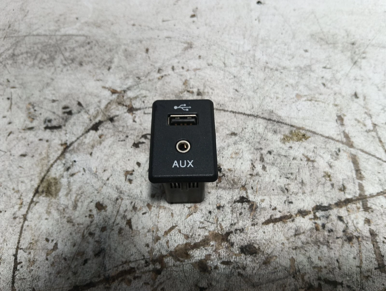 usb/aux 795405004  ����� ������ 1.5 | Mobile.bg � ����������� 1