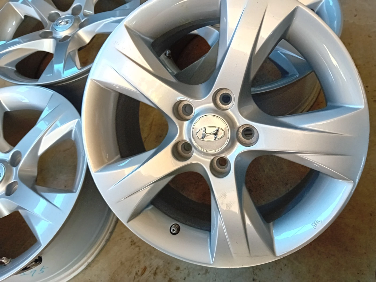   Hyundai | Mobile.bg   3