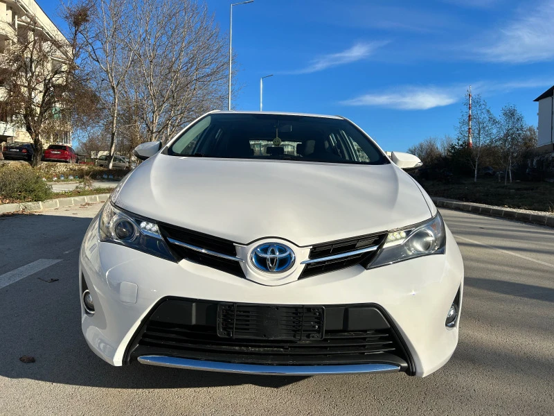 Toyota Auris Хибрид, снимка 1 - Автомобили и джипове - 46958627