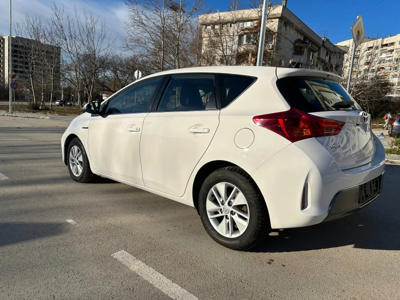 Toyota Auris Хибрид, снимка 6 - Автомобили и джипове - 46958627