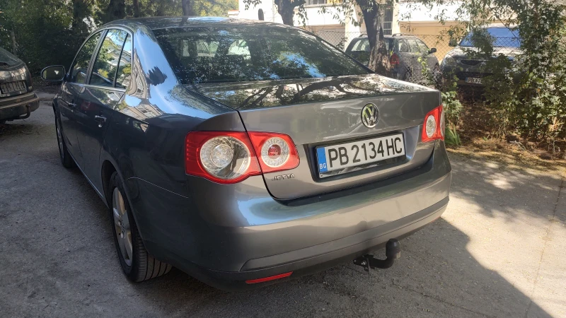 VW Jetta 1.6 102 К.С, снимка 5 - Автомобили и джипове - 47222063