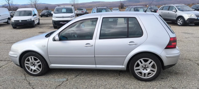 VW Golf 1.6LPG, снимка 7 - Автомобили и джипове - 48395307