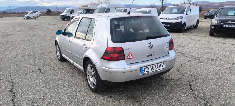 VW Golf 1.6LPG, снимка 6 - Автомобили и джипове - 48395307