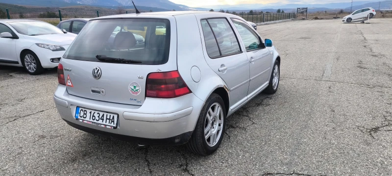 VW Golf 1.6LPG, снимка 5 - Автомобили и джипове - 48395307