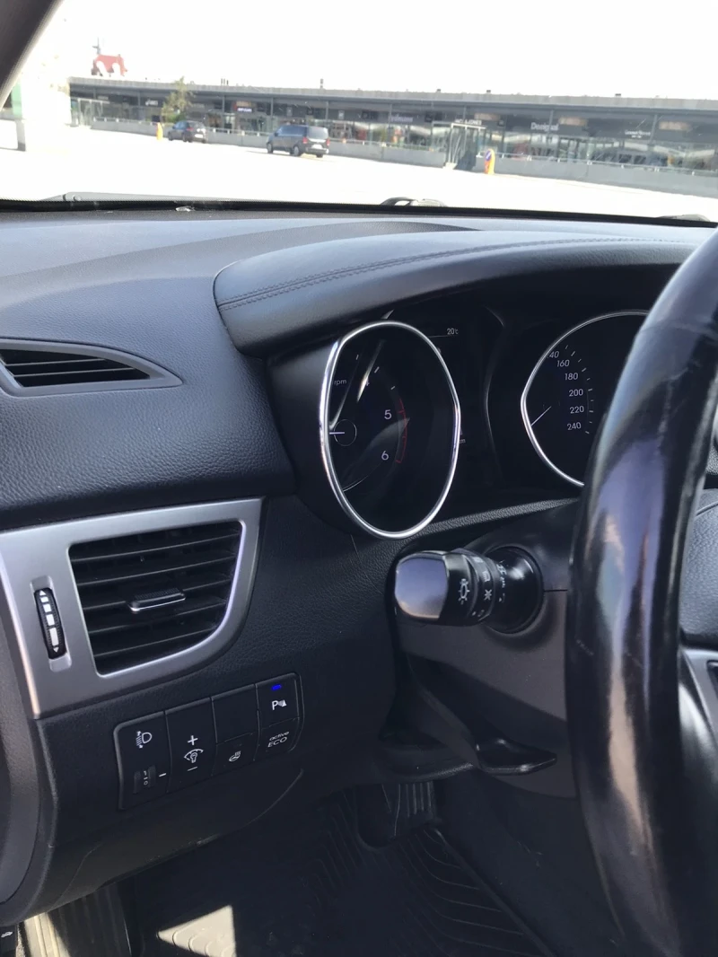 Hyundai I30 1.6 CRDI 110 к.с Weekend-Automat, снимка 8 - Автомобили и джипове - 51180421