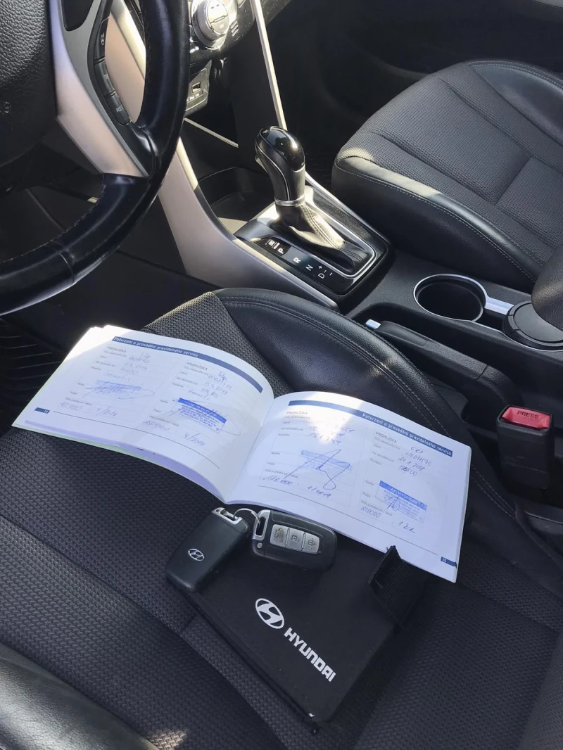 Hyundai I30 1.6 CRDI 110 к.с Weekend-Automat, снимка 14 - Автомобили и джипове - 51180421