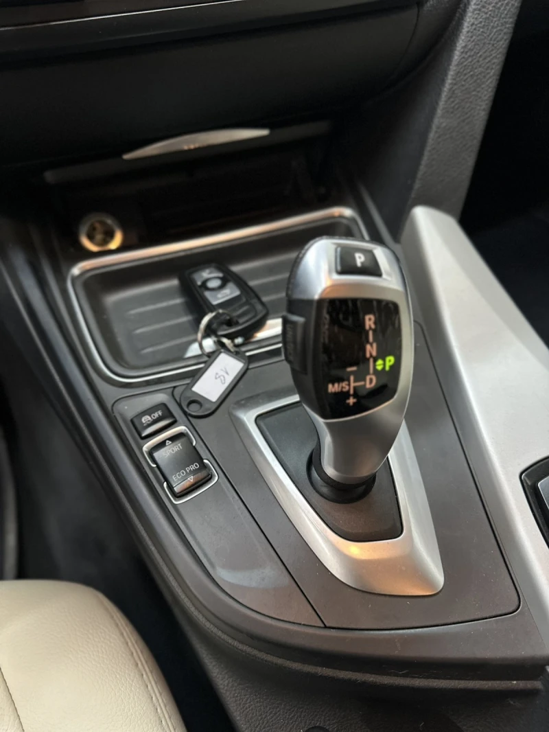 BMW 320 M PACK, снимка 9 - Автомобили и джипове - 50775871