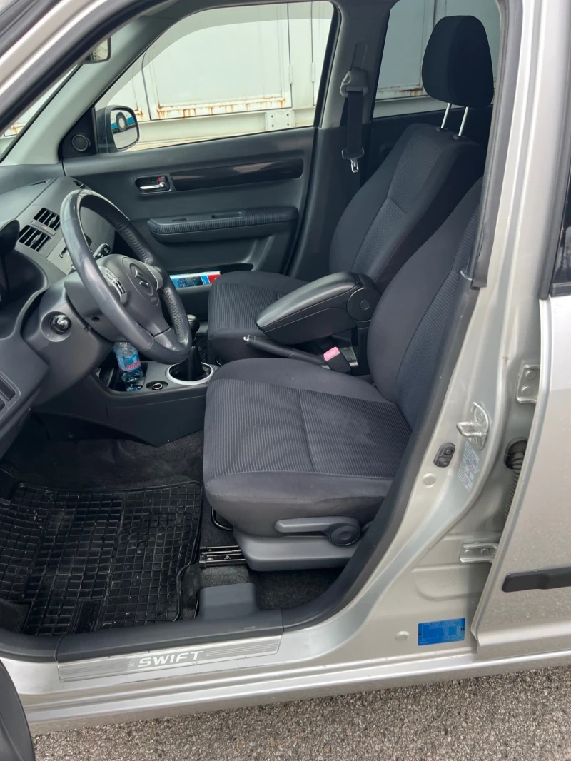 Suzuki Swift 1, 3 4X4, снимка 8 - Автомобили и джипове - 51976381