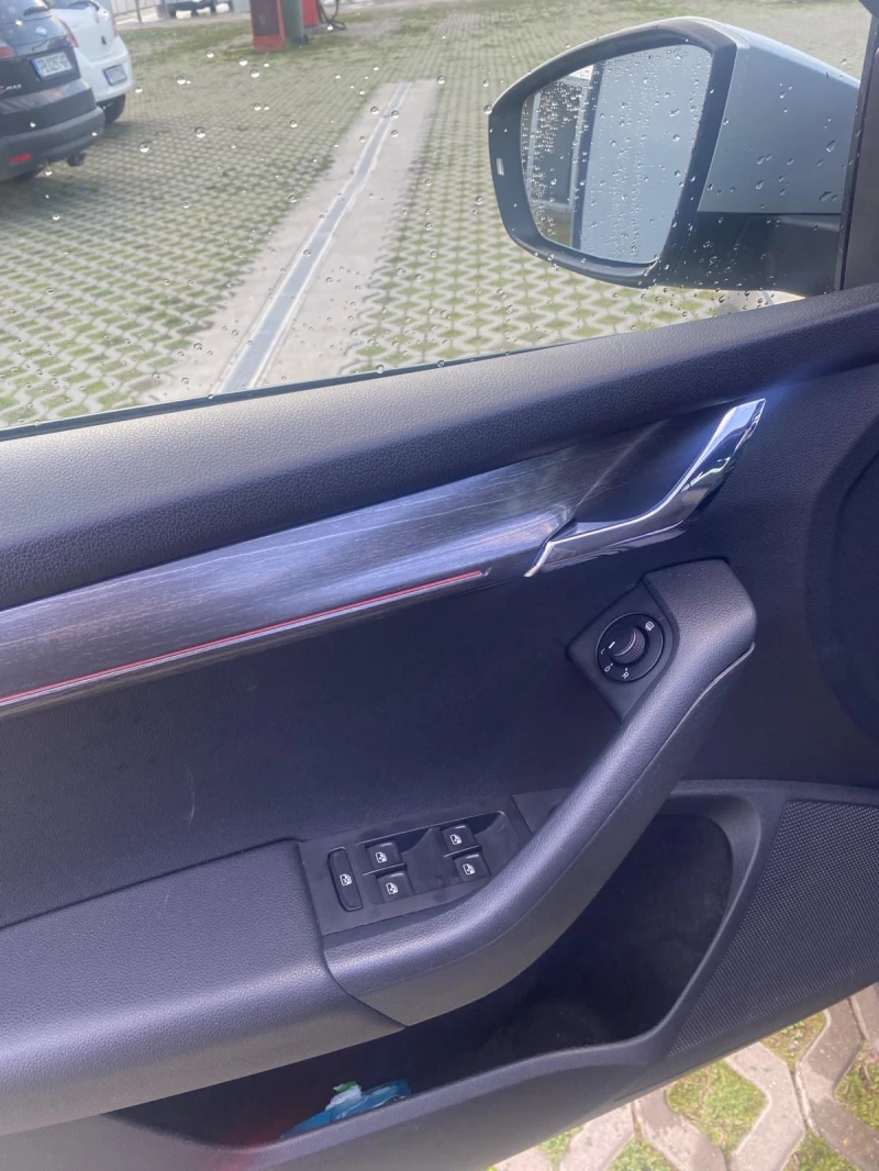 Skoda Octavia SKOUT 4X4, снимка 13 - Автомобили и джипове - 52568109