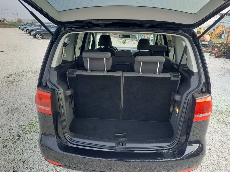 VW Touran 1.6 105к.с 7 местен, снимка 9 - Автомобили и джипове - 52540606