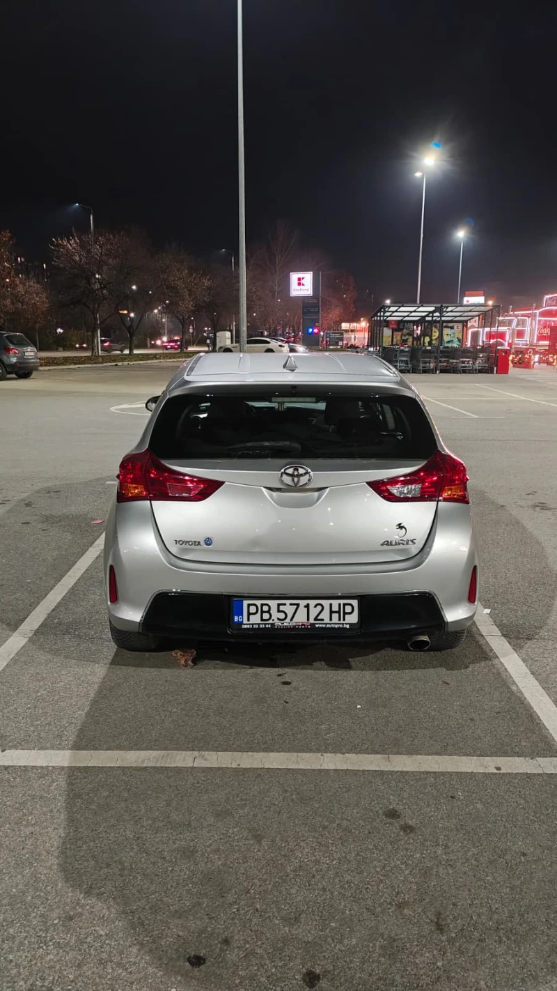 Toyota Auris, снимка 3 - Автомобили и джипове - 52633299